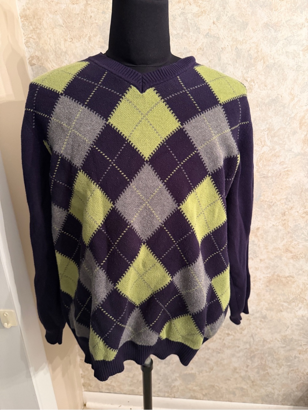 Arrow Men's Argyle V-Neck Sweater in Navy, Lime & Gray
